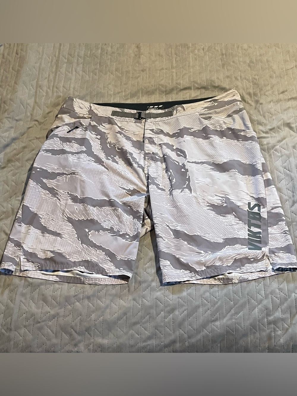 Viktos gymswym 2 training shorts mens 38 pre-owned condition